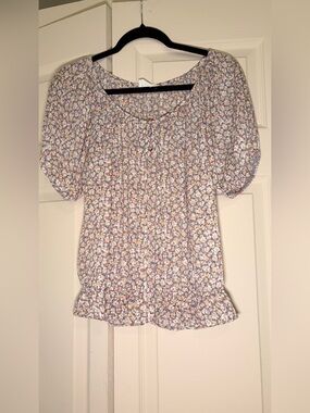 Sienna Sky Floral Puff-Sleeve Blouse in Light Blue and White